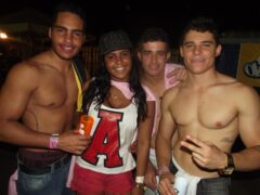 Oktober 10 Anos